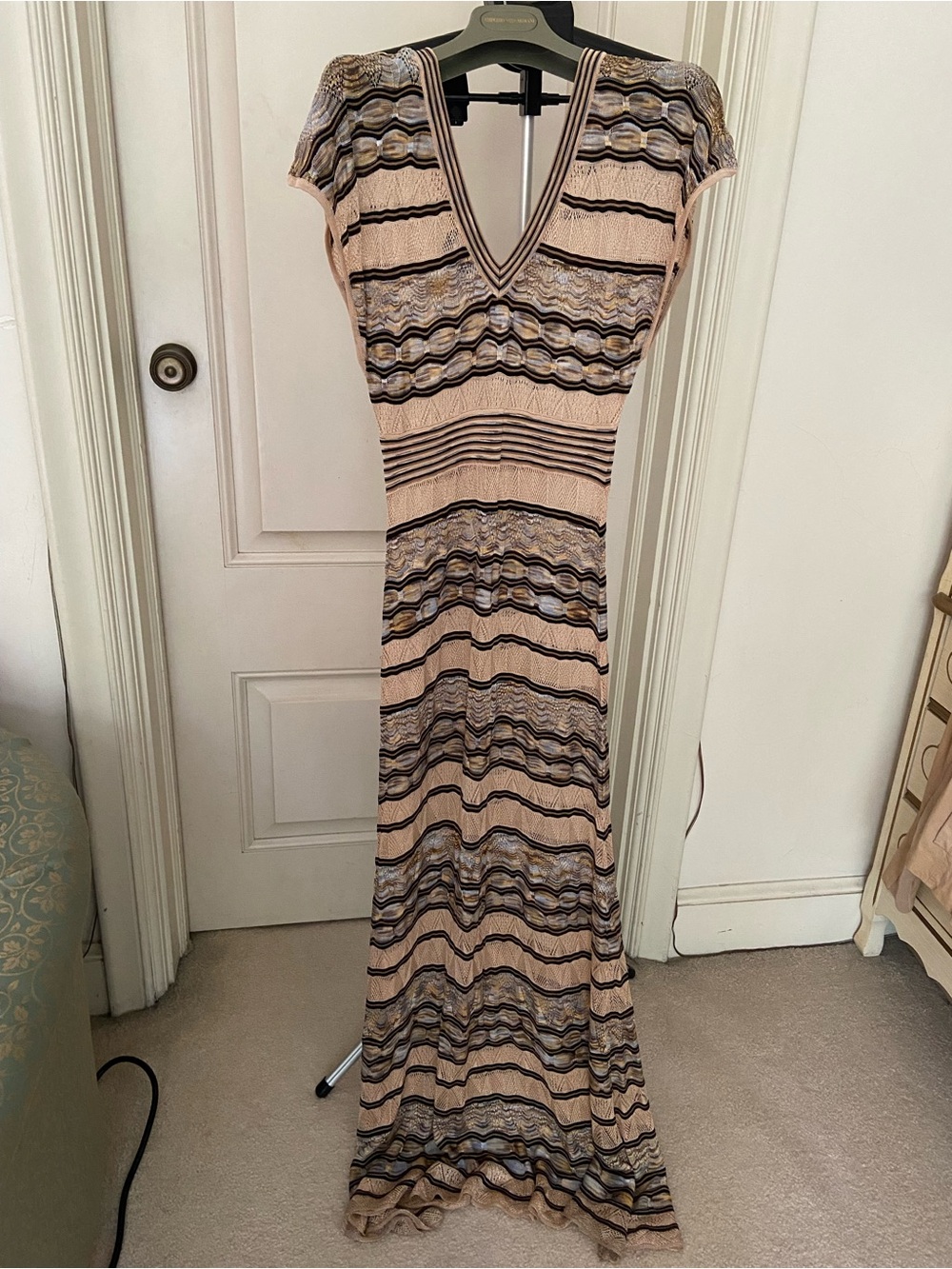 bebe Striped V-Neck Maxi Dress in Beige Blush and Black, Missoni style size M